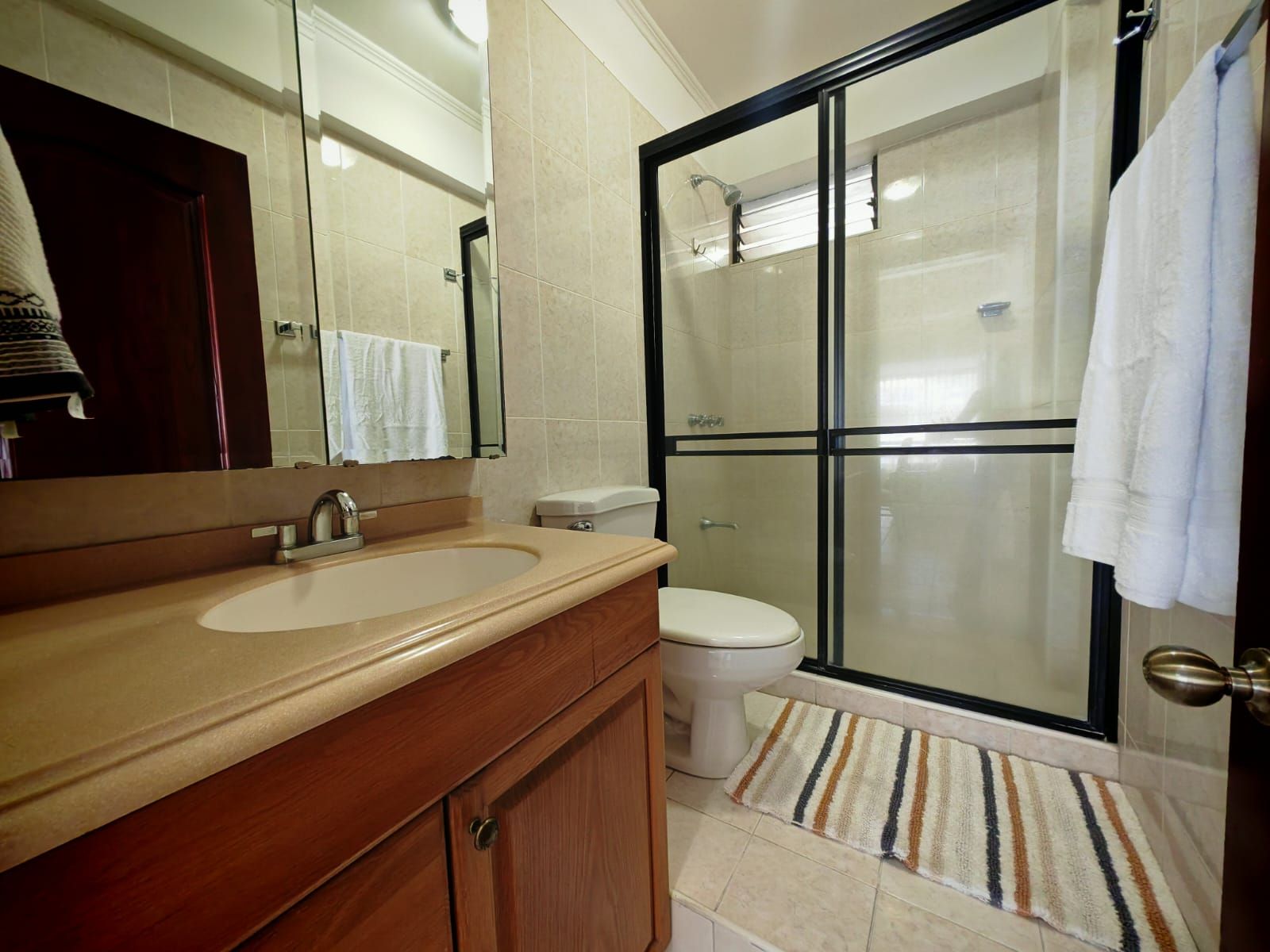 Apartamento Amoblado muy espacioso  - Foto 3