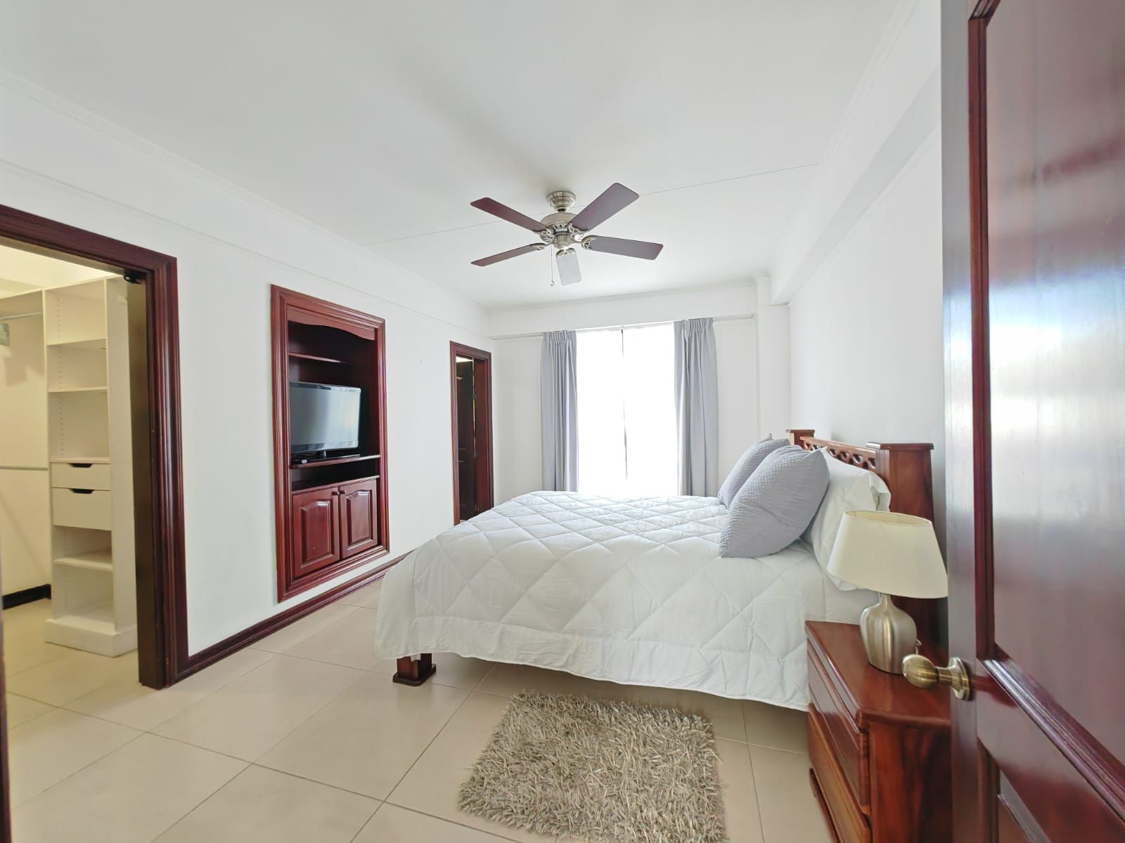 Apartamento Amoblado muy espacioso  - Foto 9