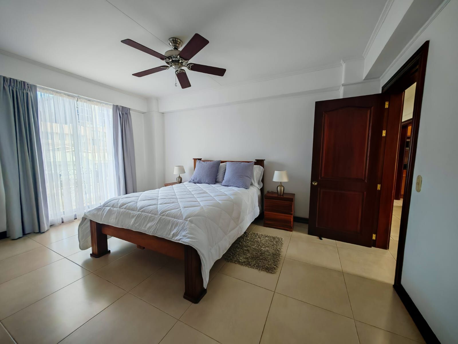 Apartamento Amoblado muy espacioso  - Foto 12