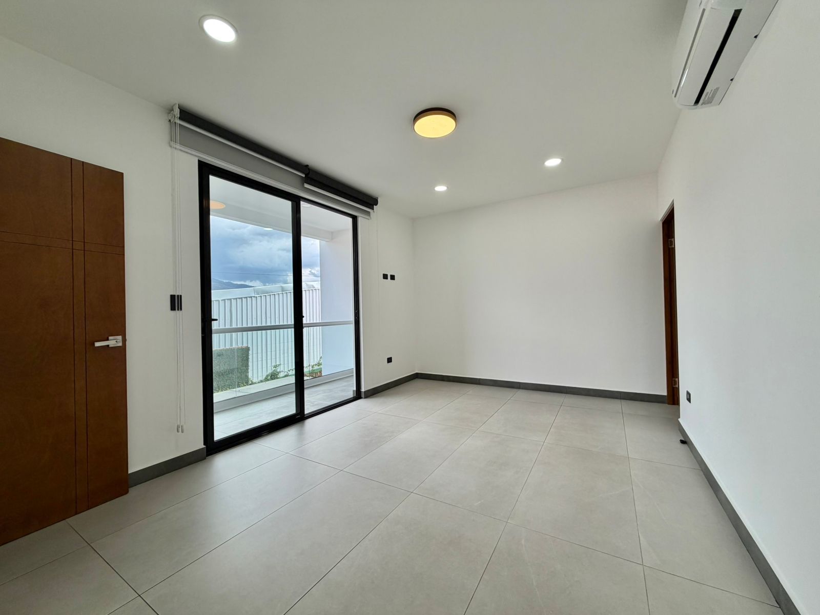 Casa de 3 niveles con arquitectura moderna - Foto 7