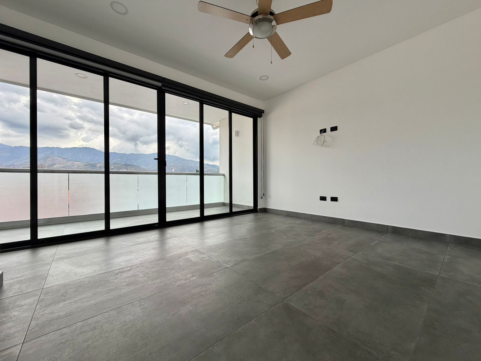 Casa de 3 niveles con arquitectura moderna - Foto 16