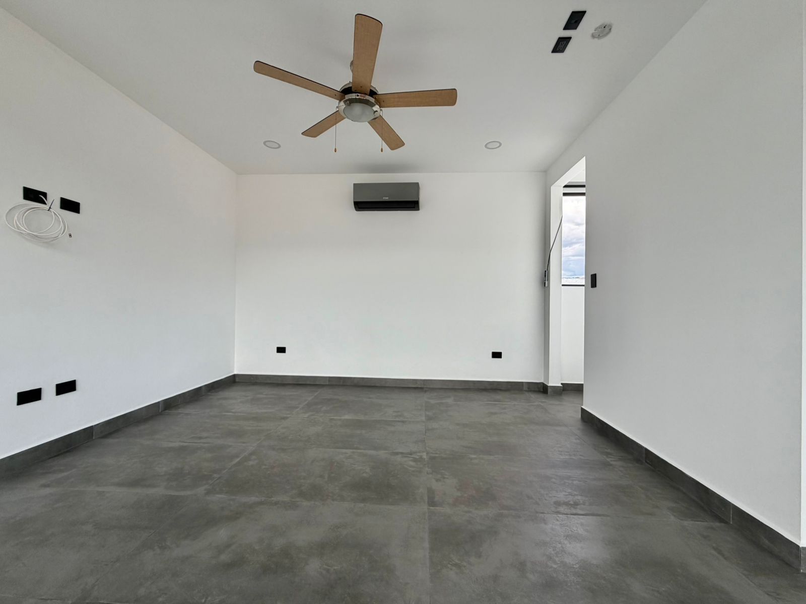 Casa de 3 niveles con arquitectura moderna - Foto 17