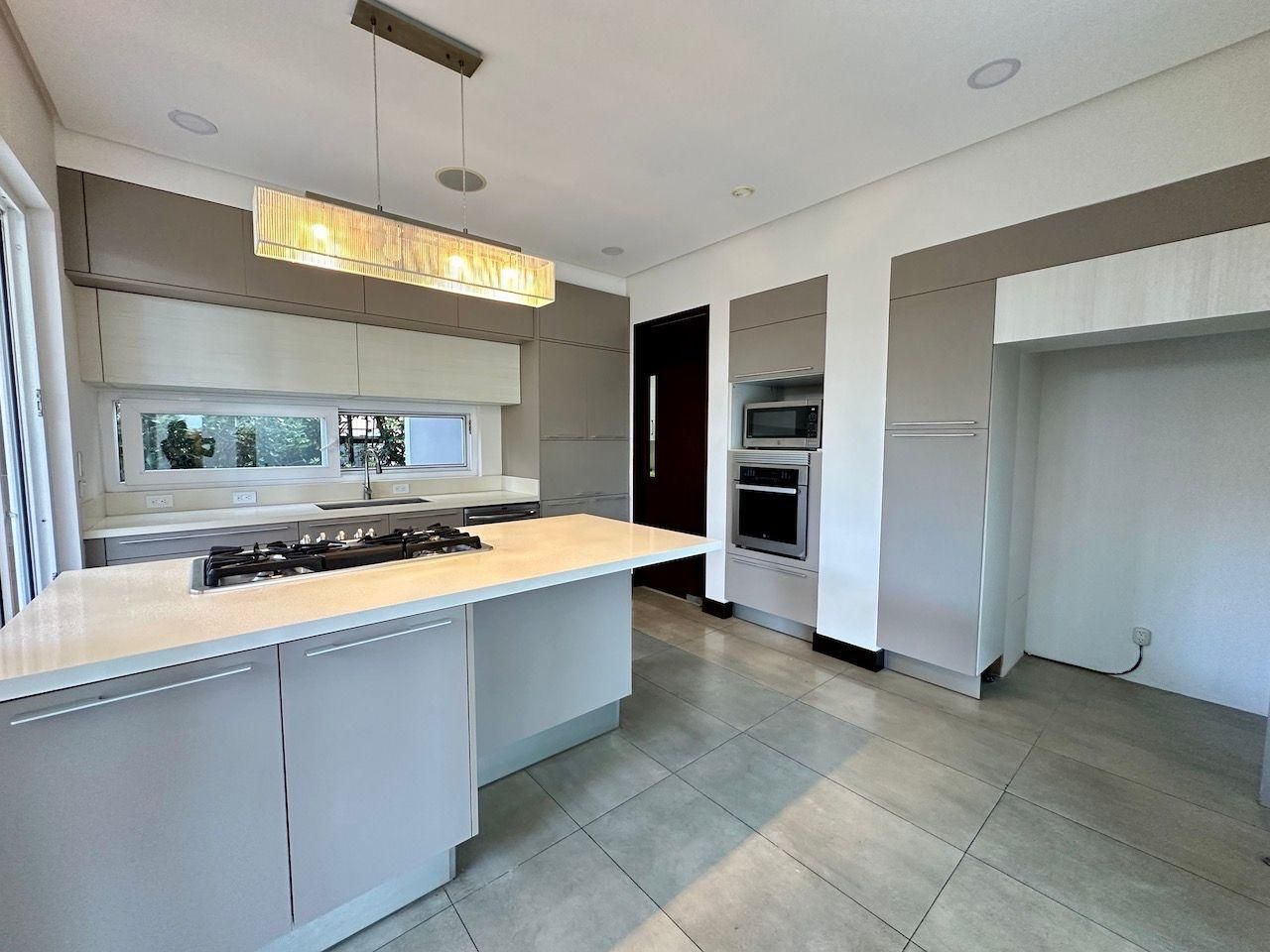 Casa Moderna de amplios espacios - Foto 5