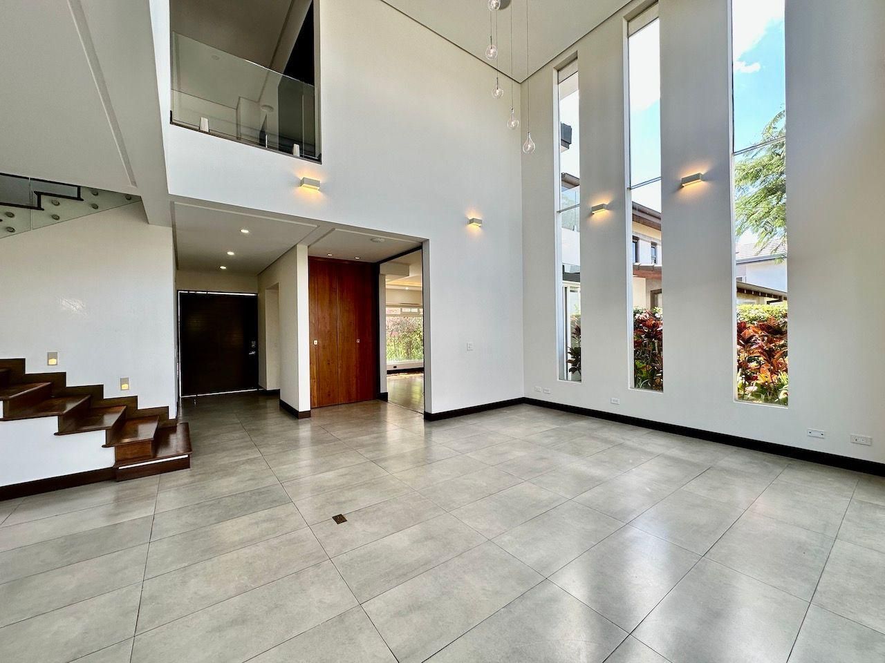 Casa Moderna de amplios espacios - Foto 3