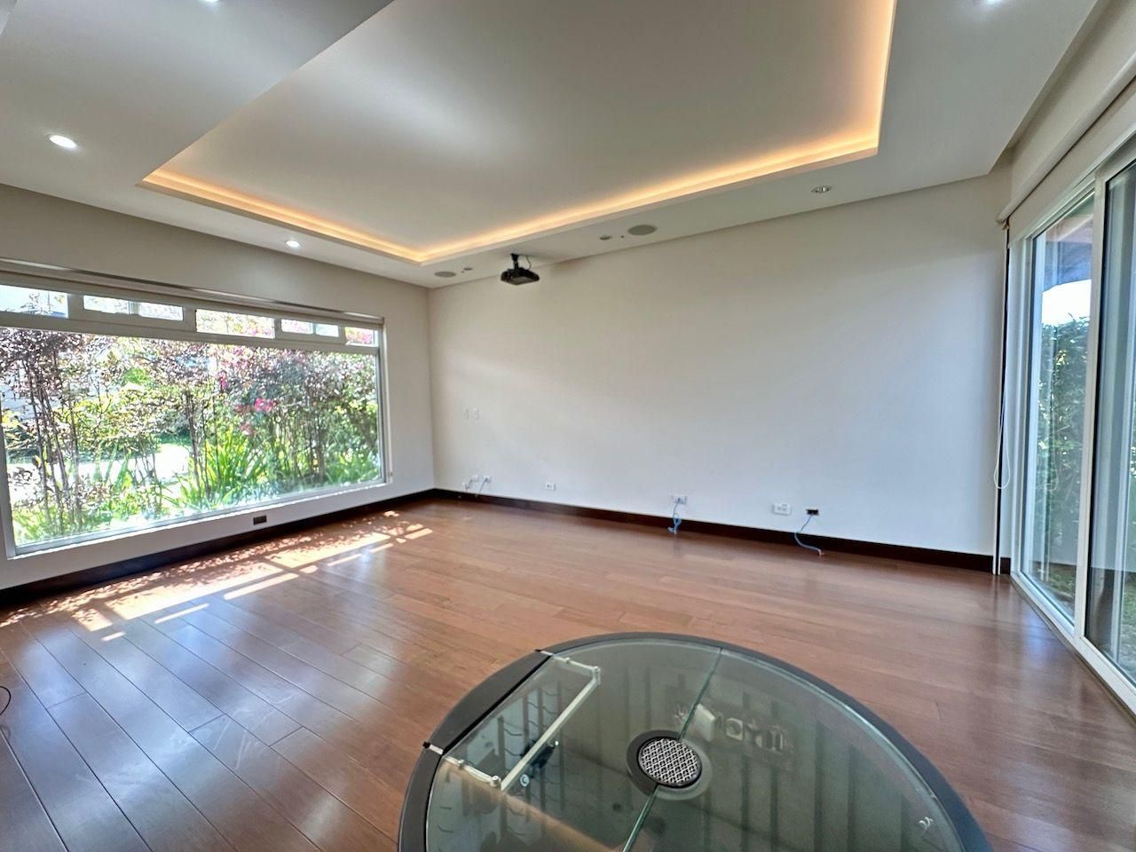 Casa Moderna de amplios espacios - Foto 8