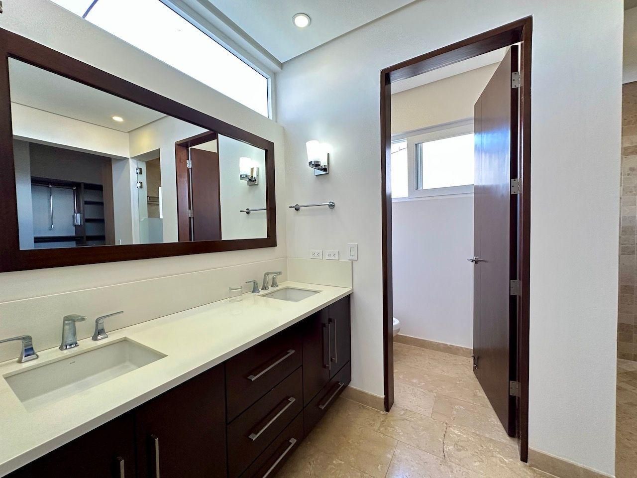 Casa Moderna de amplios espacios - Foto 13