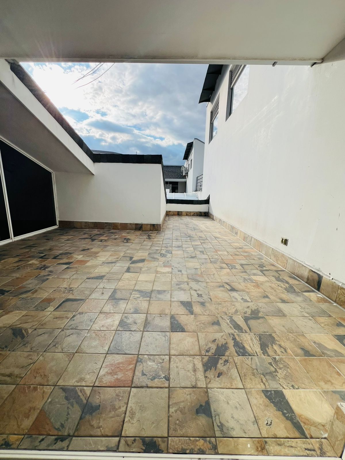 Apartamento Amoblado con Gran Terraza - Foto 2