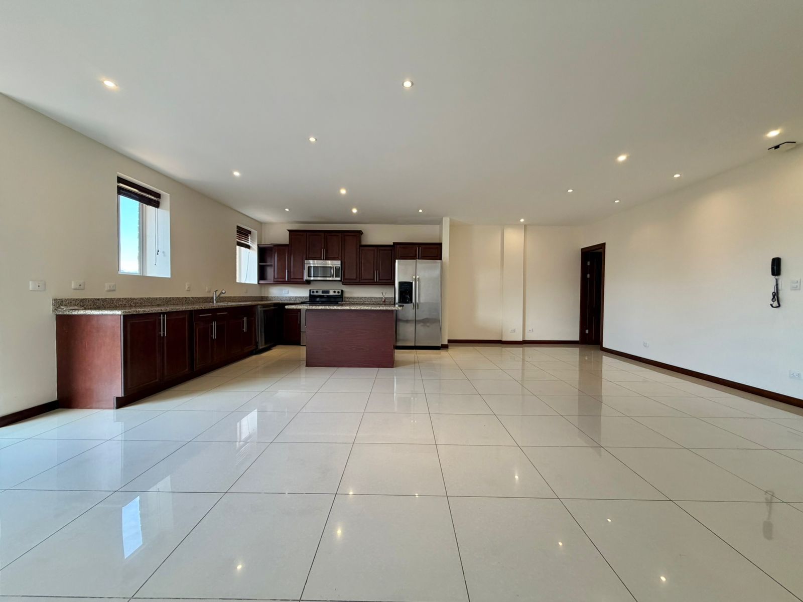 Apartamento con terraza y vista a la ciudad - Foto 4