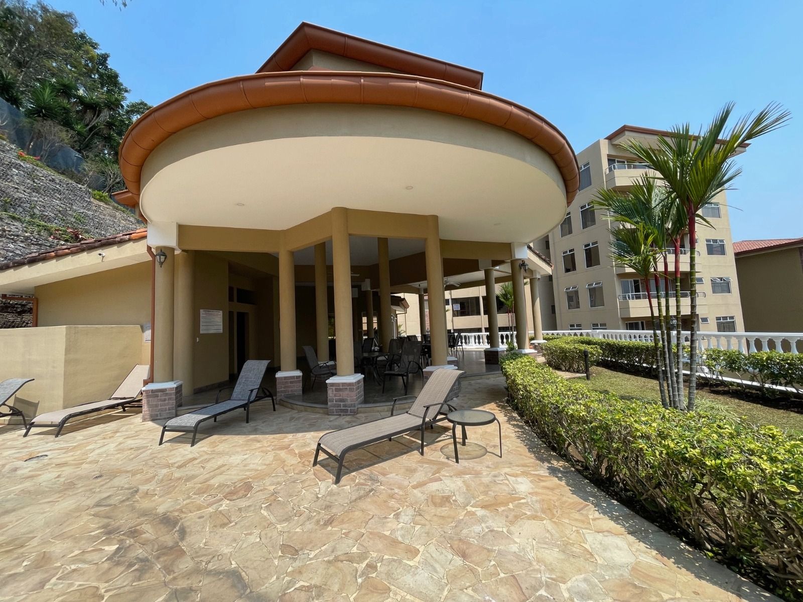 Apartamento con terraza y vista a la ciudad - Foto 13