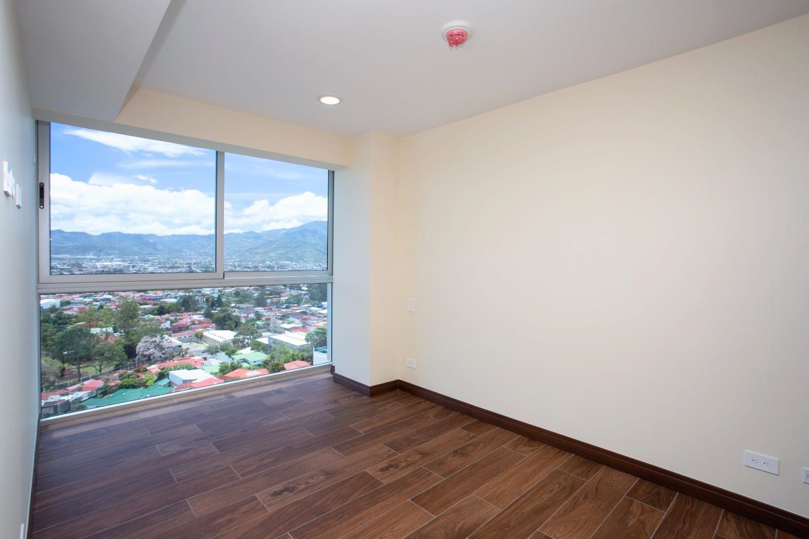 Apartamento con vista a la ciudad - Foto 4
