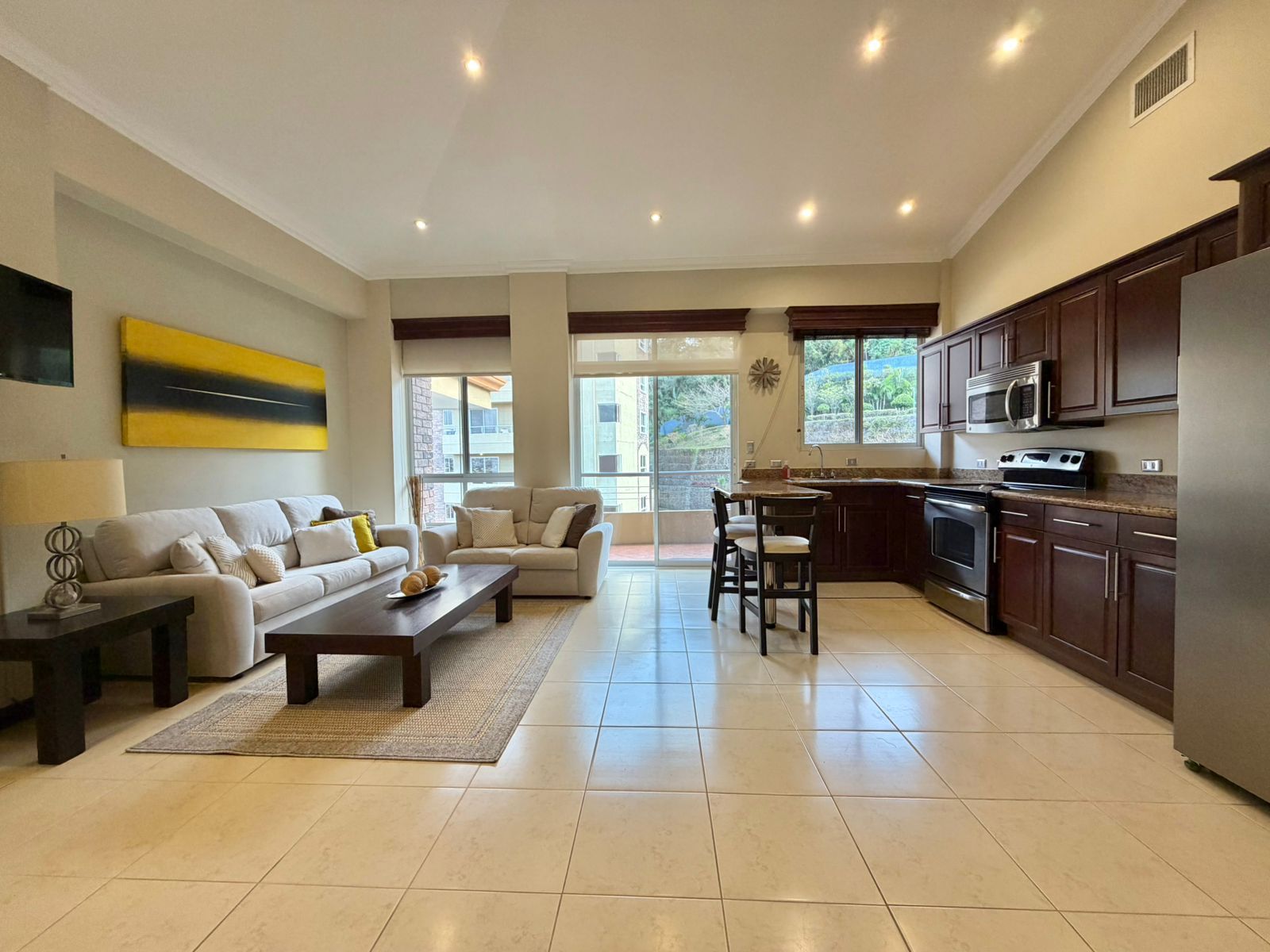 Apartamento totalmente amoblado 