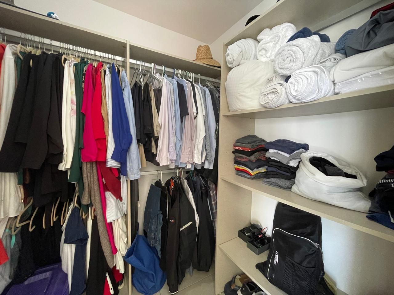 Casa con amplios espacios y jardín con terraza - Foto 17