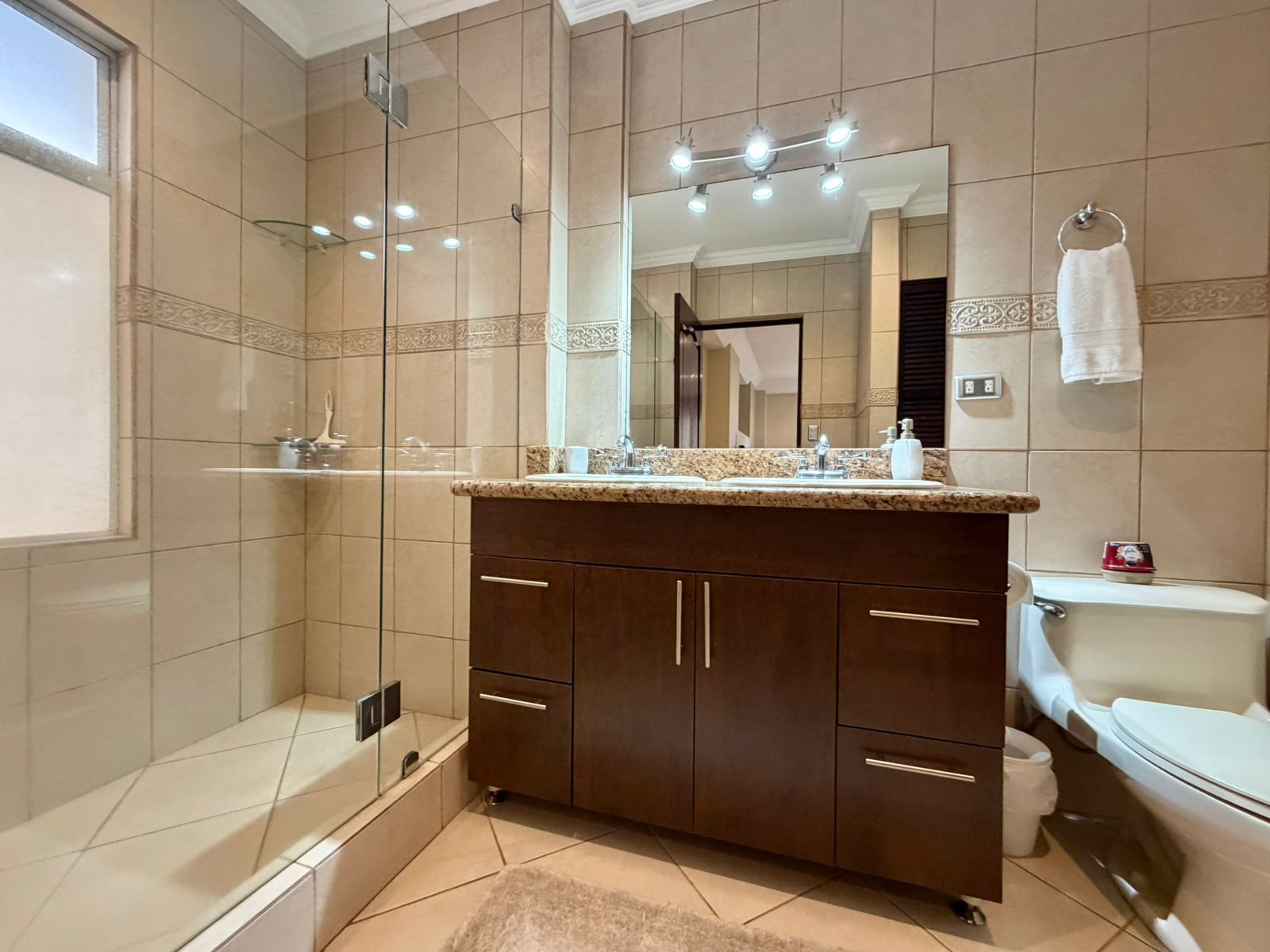 Apartamento totalmente amoblado - Foto 9