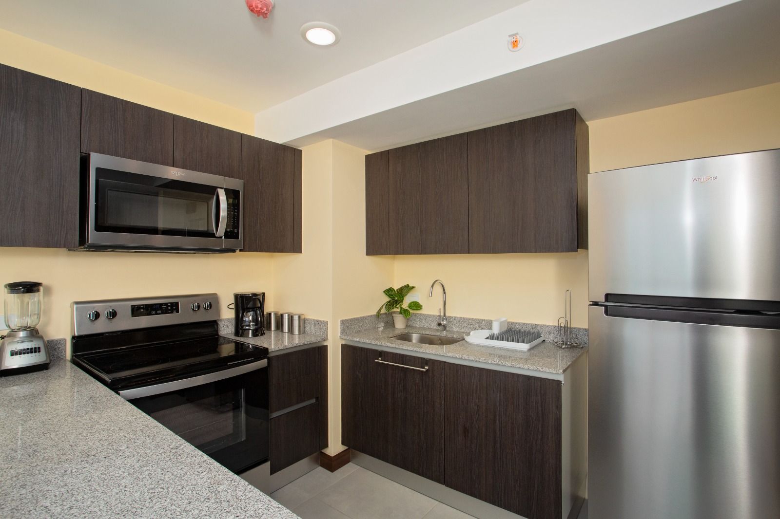 Apartamento totalmente amoblado - Foto 3