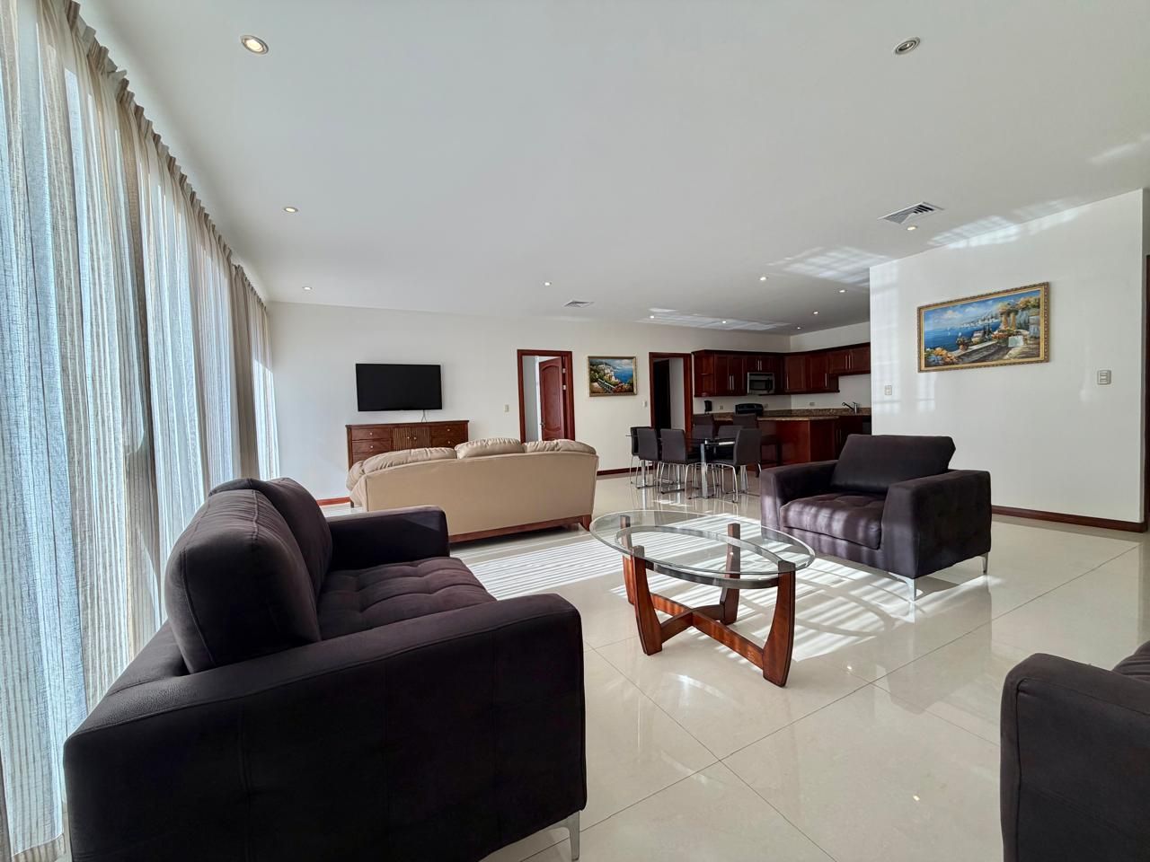 Apartamento totalmente amoblado - Foto 2