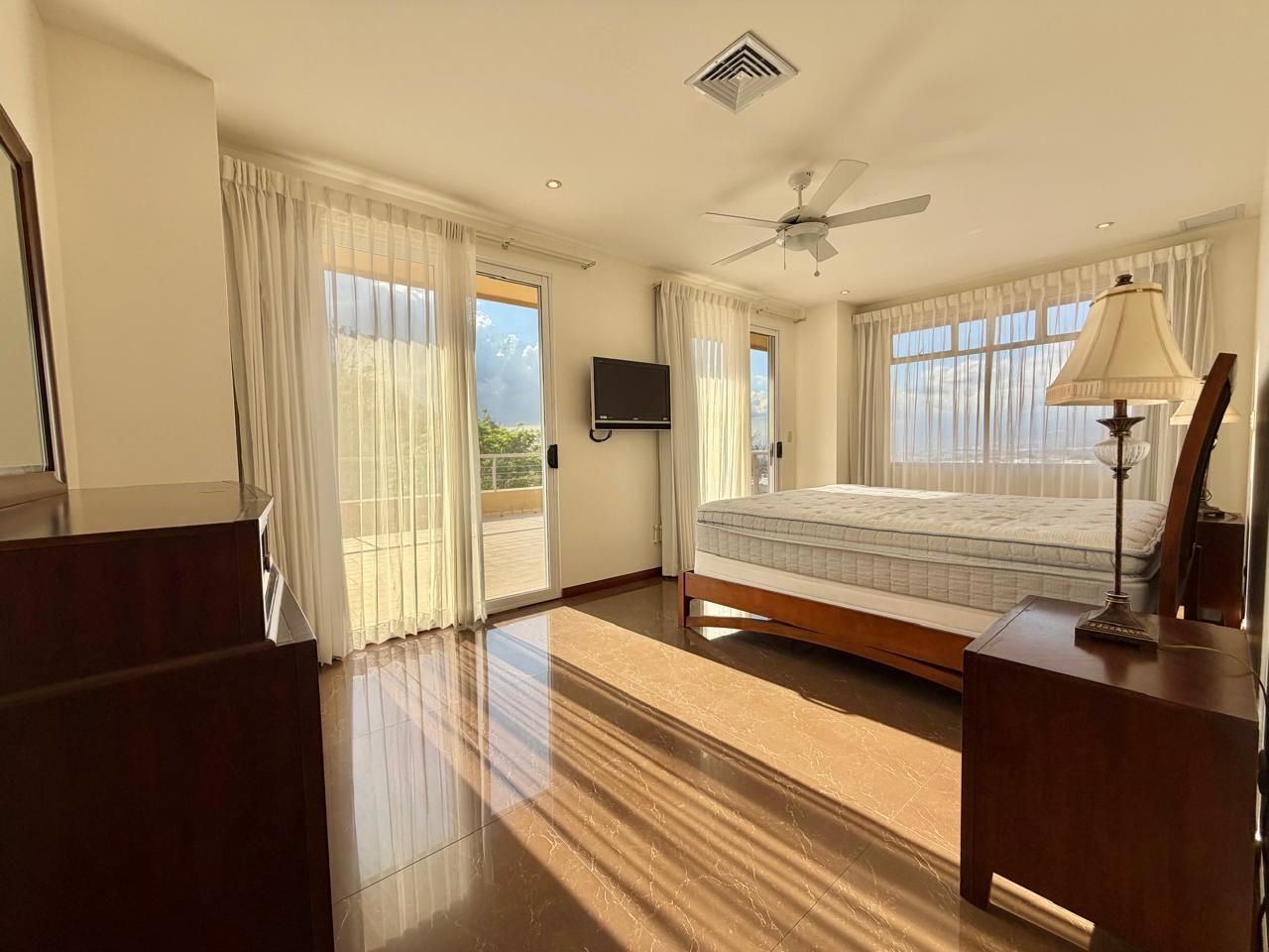 Apartamento totalmente amoblado - Foto 8