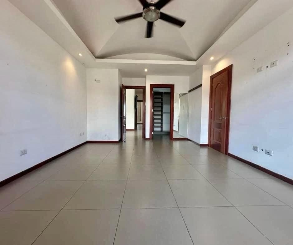 Casa con gran patio - Foto 8