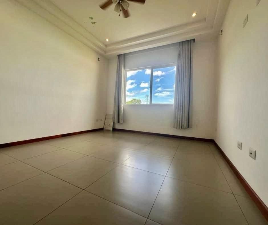 Casa con gran patio - Foto 9