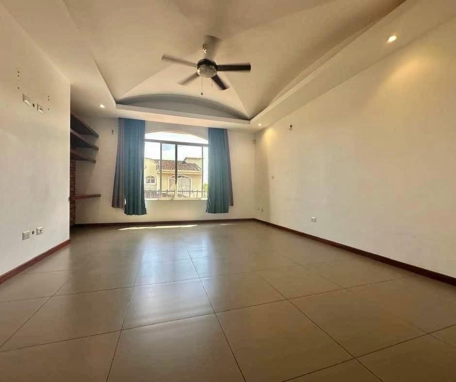 Casa con gran patio - Foto 11