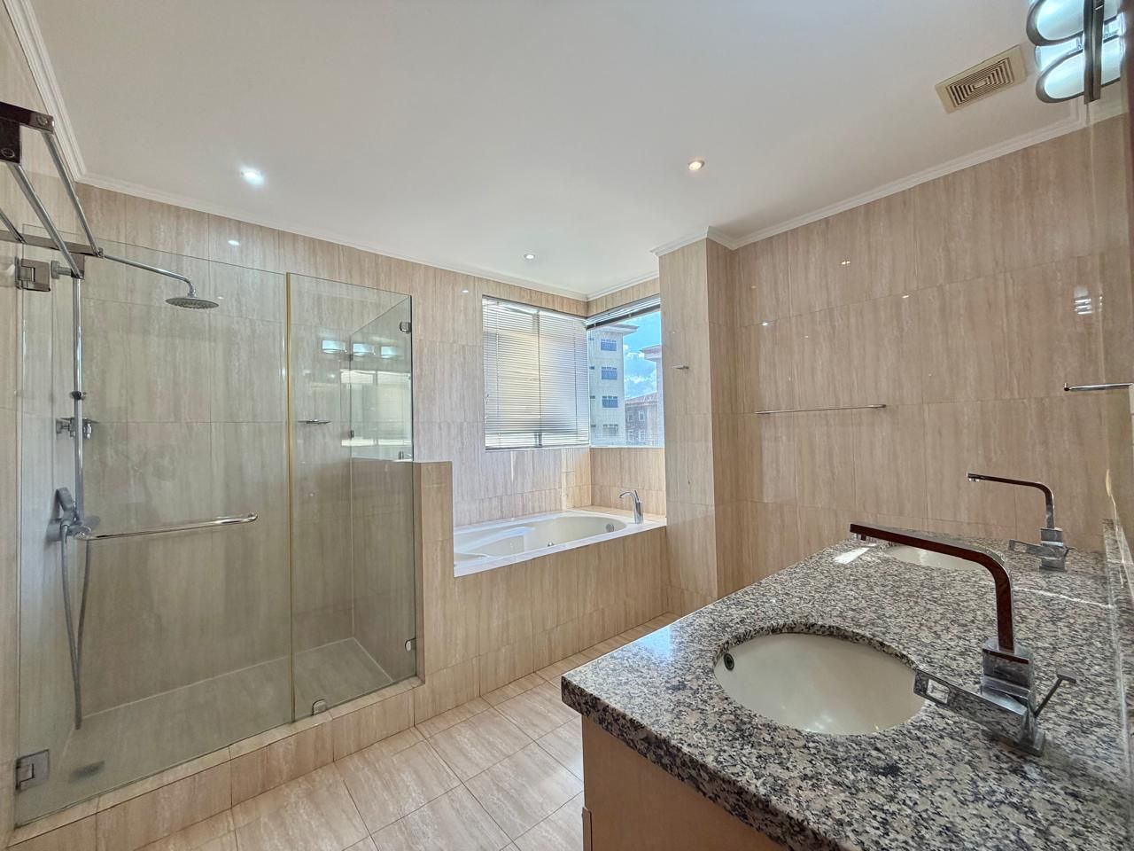 Apartamento con Gran Terraza y línea blanca - Foto 6