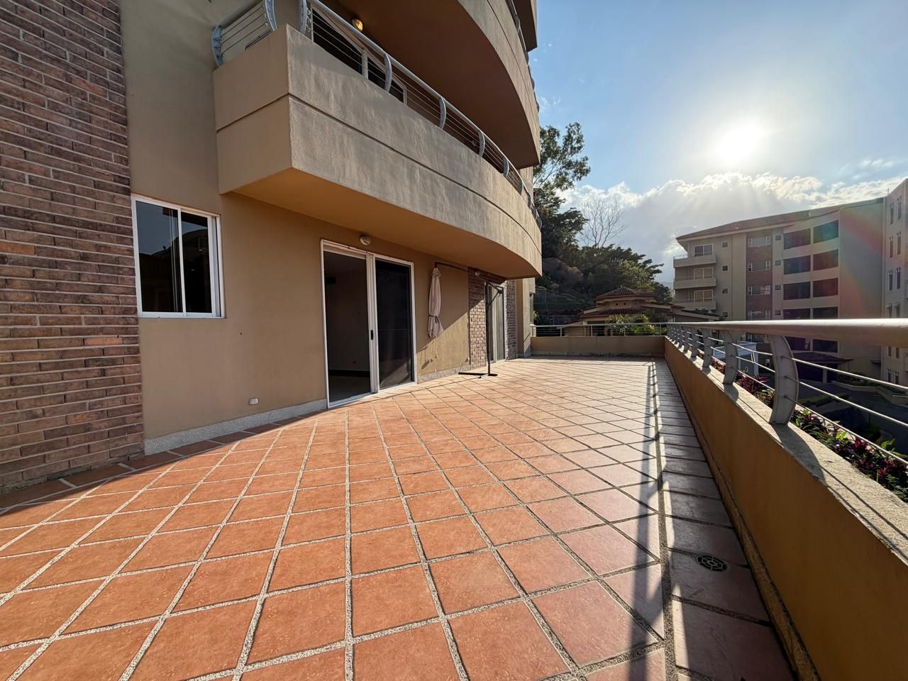 Apartamento con Gran Terraza y línea blanca - Foto 13