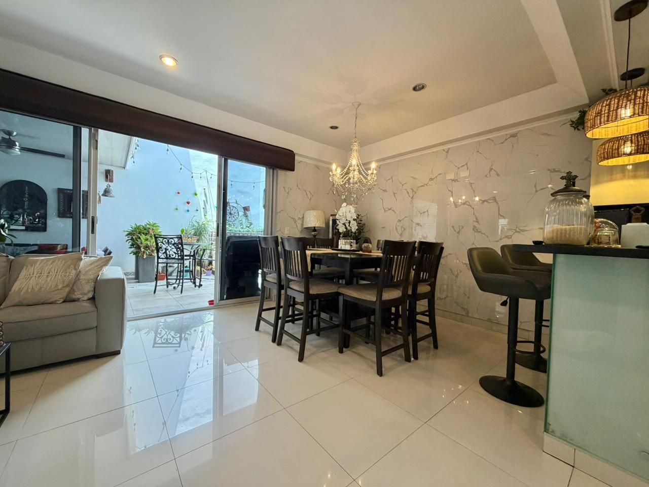 Casa espaciosa con Terraza Techada - Foto 4