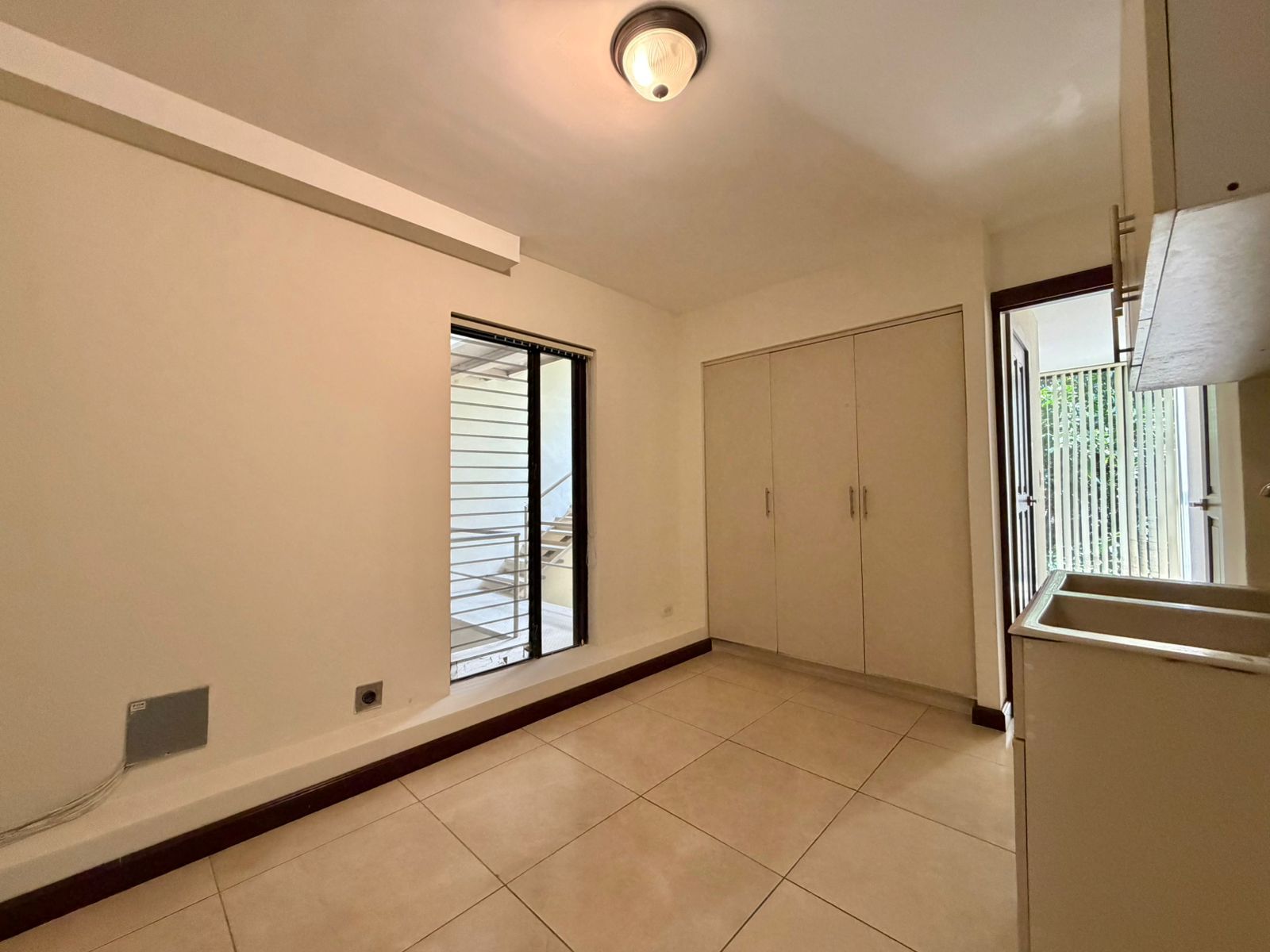 Apartamento muy amplio con Linea Blanca - Foto 13