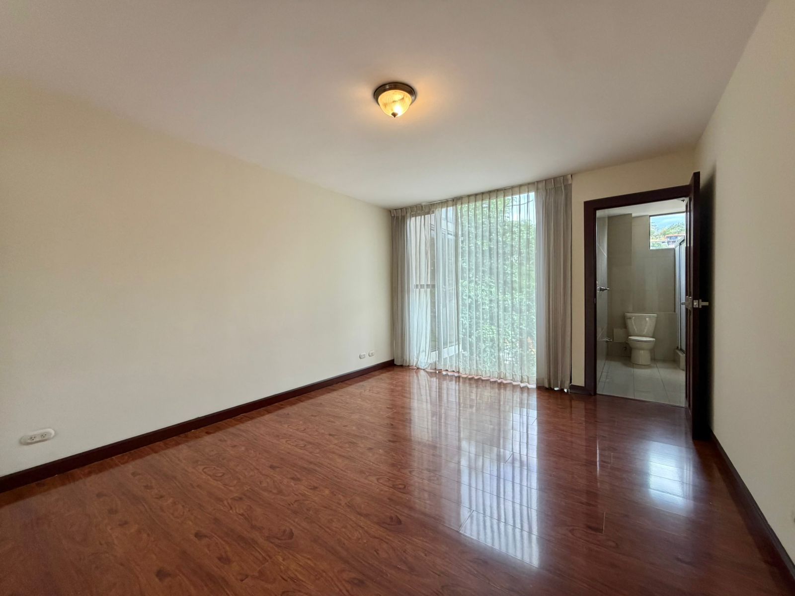 Apartamento muy amplio con Linea Blanca - Foto 11