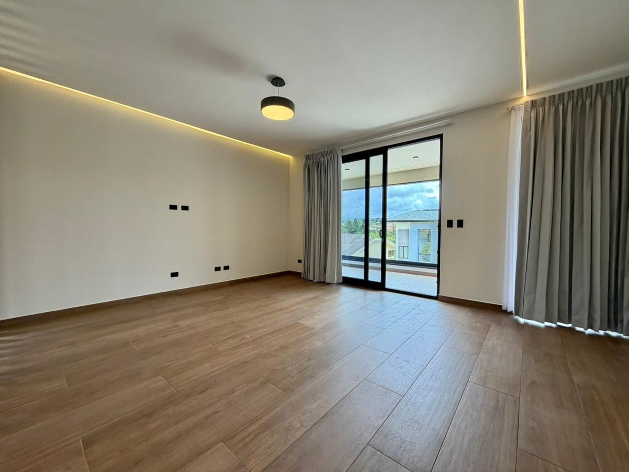 Casa de Lujo a Estrenar con grandes áreas verdes - Foto 14