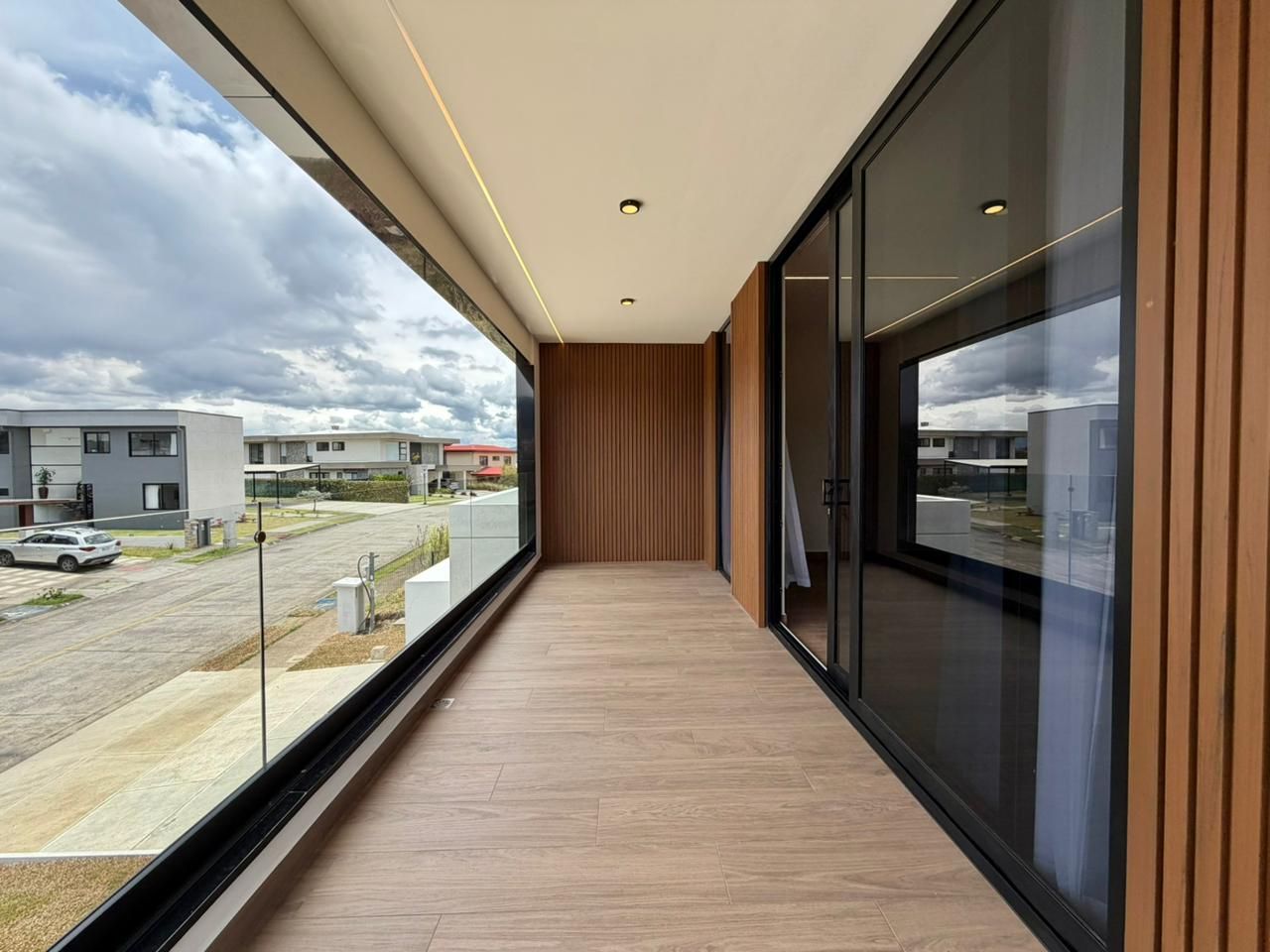 Casa de Lujo a Estrenar con grandes áreas verdes - Foto 8