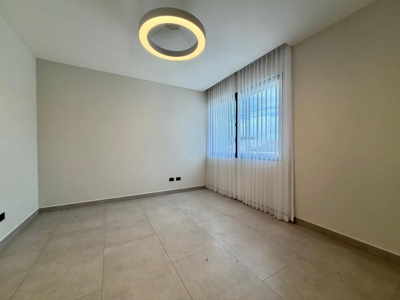 Casa de Lujo a Estrenar con grandes áreas verdes - Foto 17