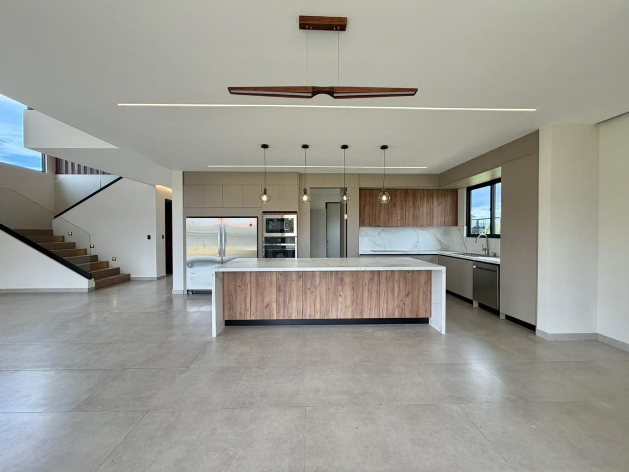 Casa de Lujo a Estrenar con grandes áreas verdes - Foto 3