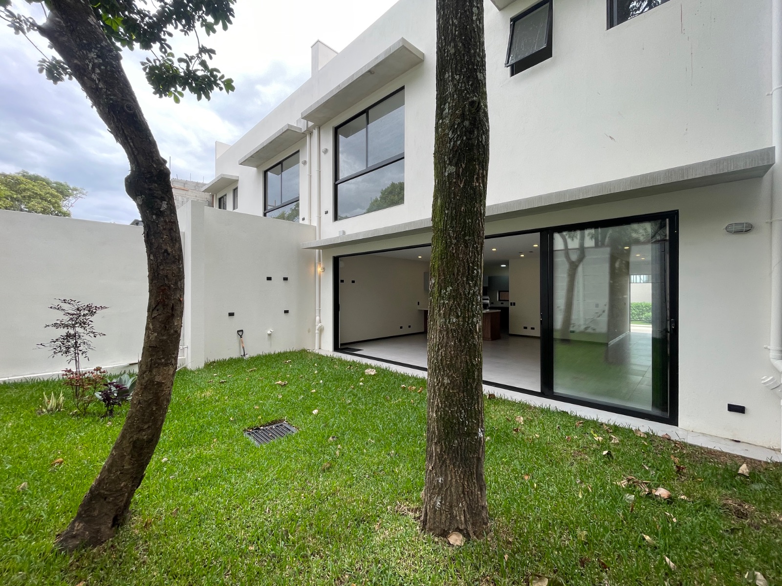 Hermosa casa contemporánea en condominio  - Foto 2