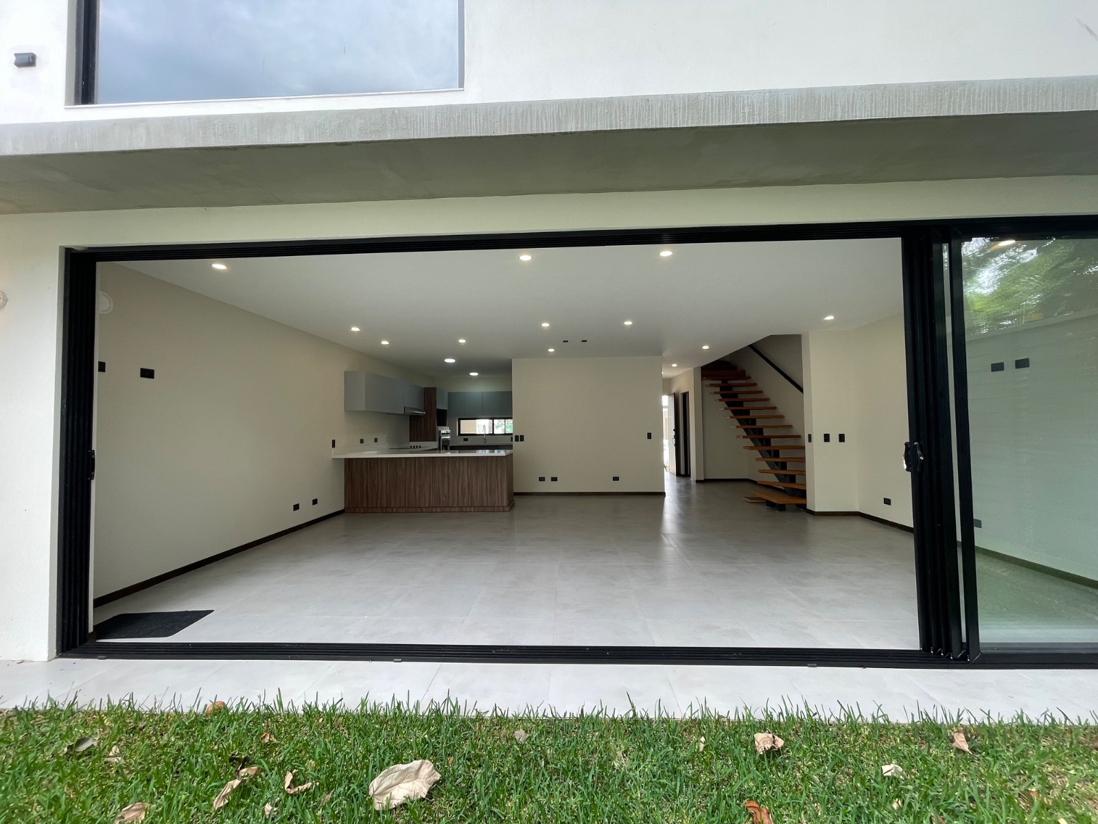 Hermosa casa contemporánea en condominio  - Foto 4