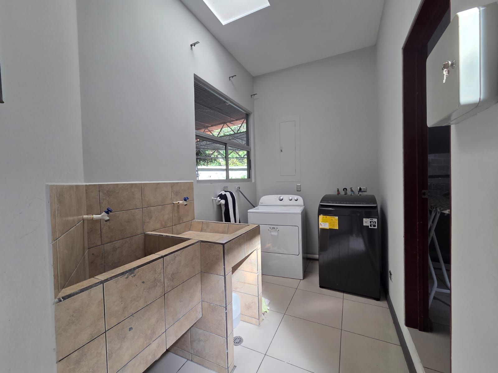 Casa con Arquitectura Moderna  - Foto 37