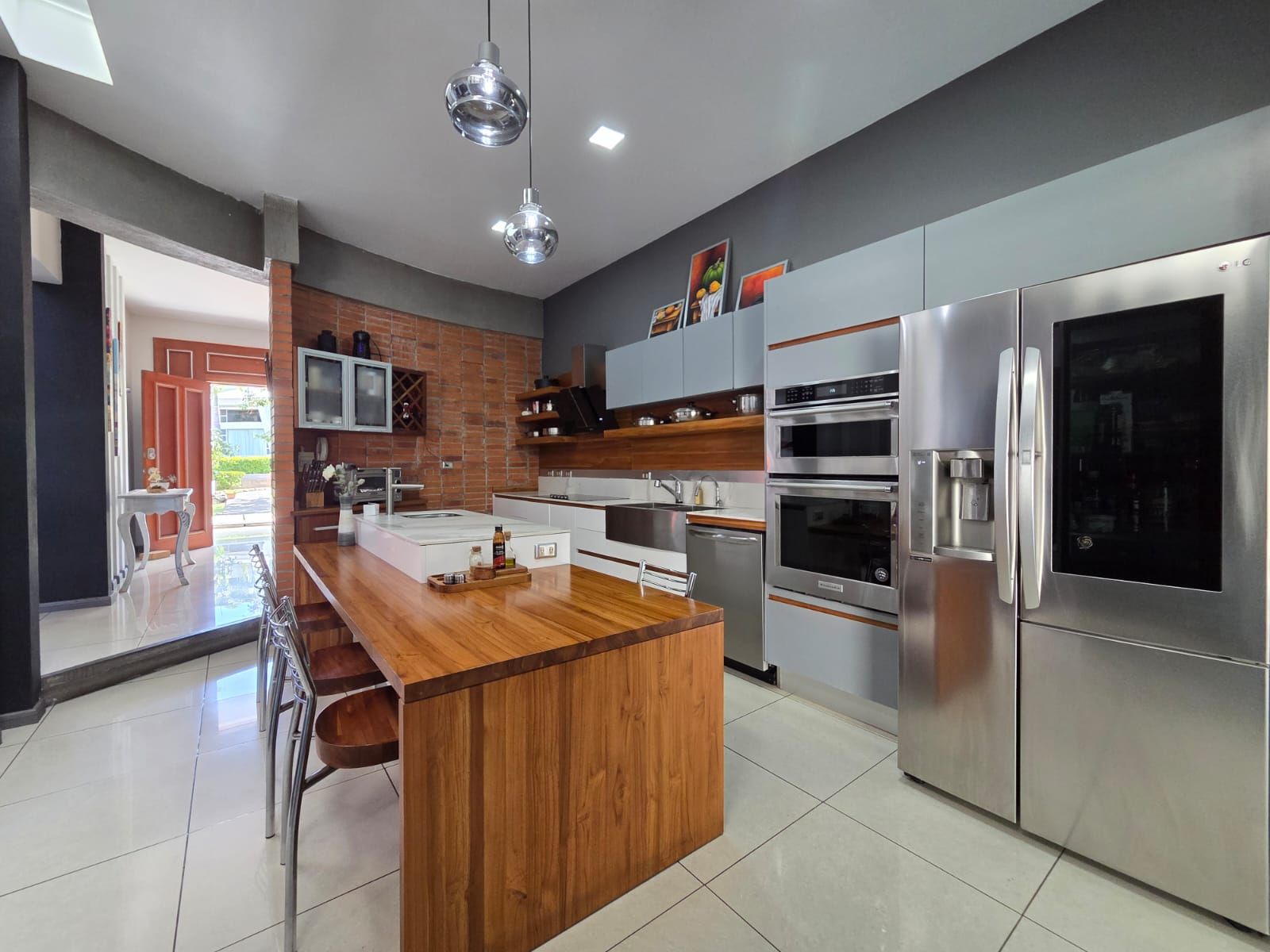 Casa con Arquitectura Moderna  - Foto 8