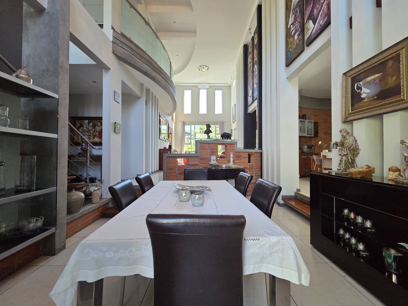 Casa con Arquitectura Moderna  - Foto 13