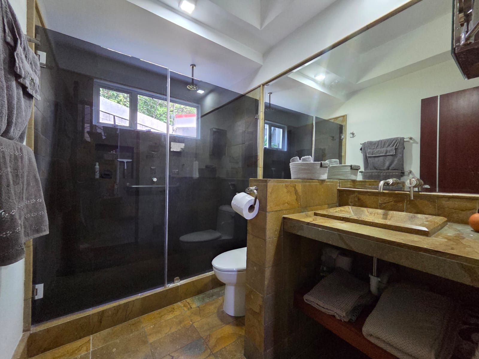Casa con Arquitectura Moderna  - Foto 25