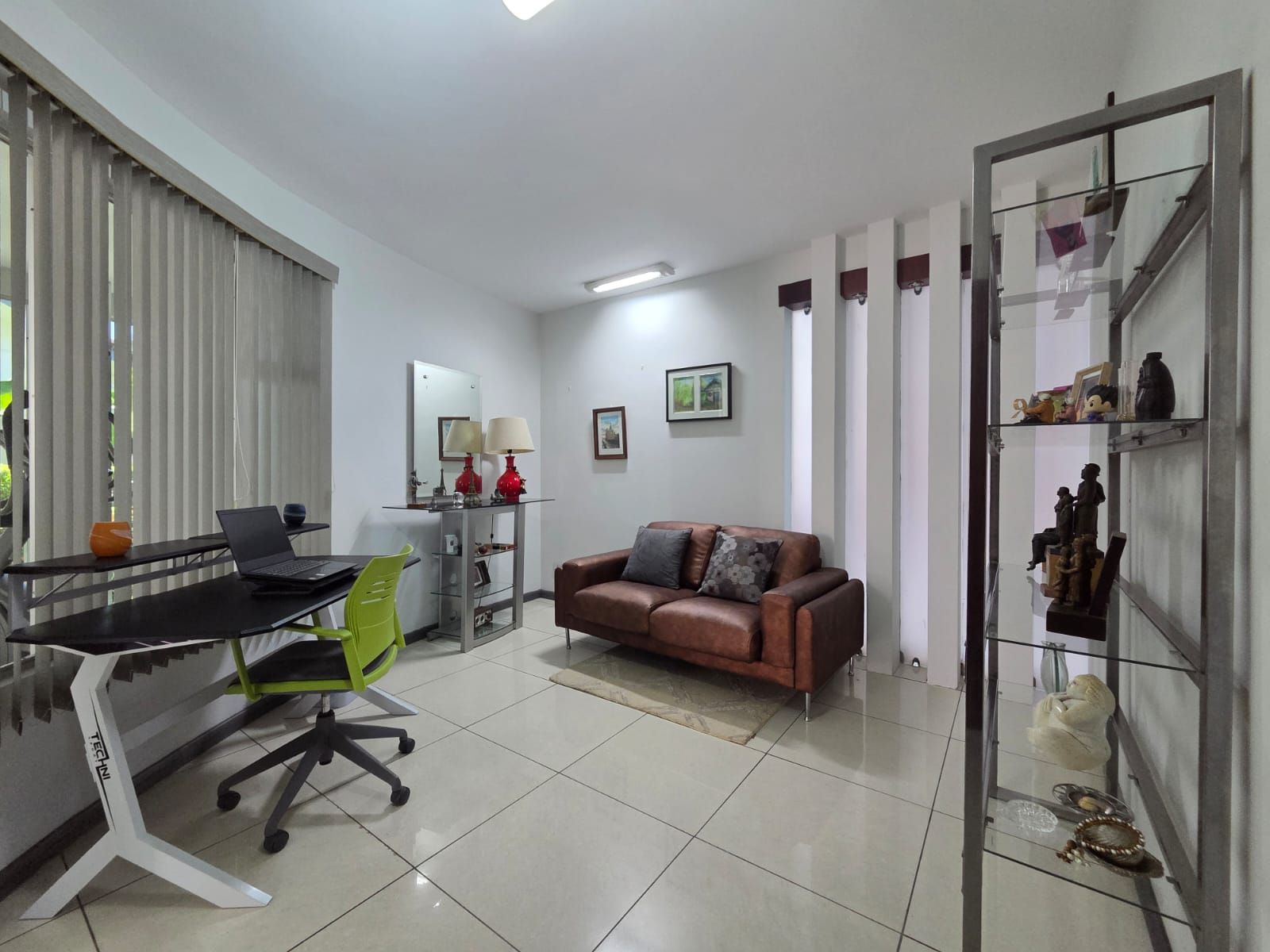Casa con Arquitectura Moderna  - Foto 15