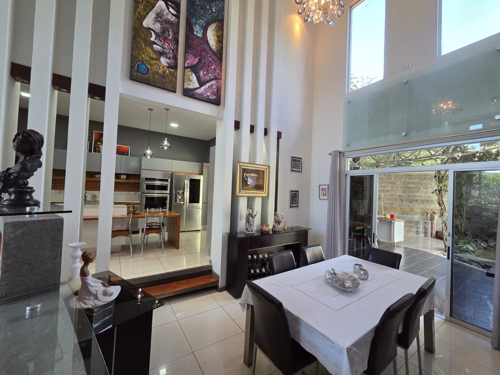 Casa con Arquitectura Moderna  - Foto 12