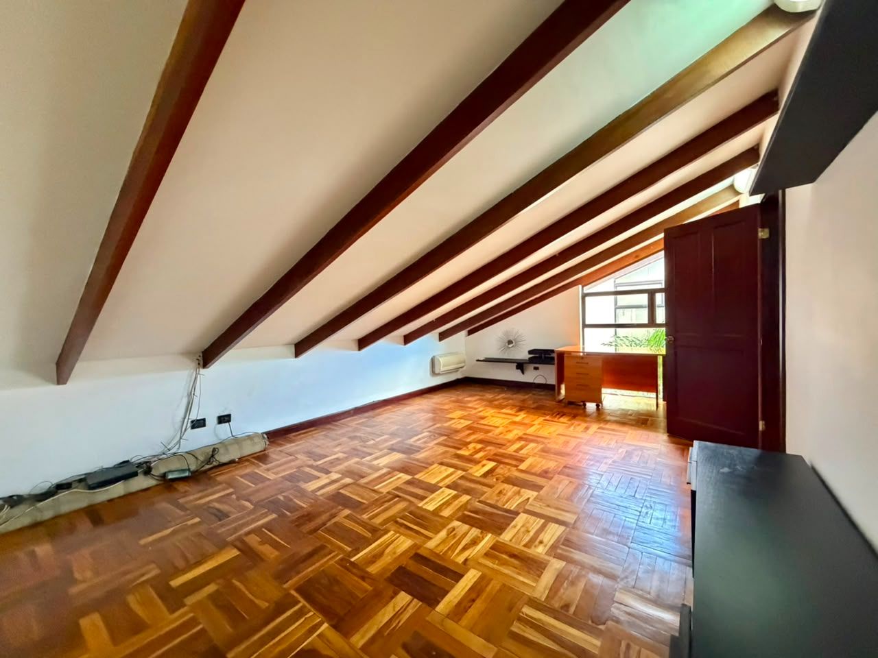 Casa totalmente Amoblada con 3 niveles y cuarto de servicio - Foto 18