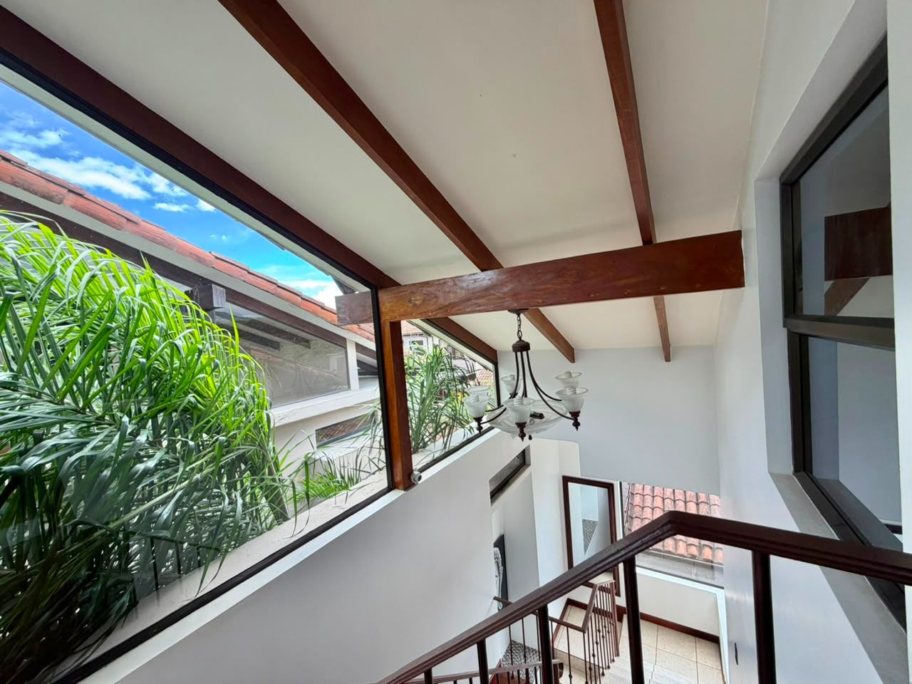 Casa totalmente Amoblada con 3 niveles y cuarto de servicio - Foto 19