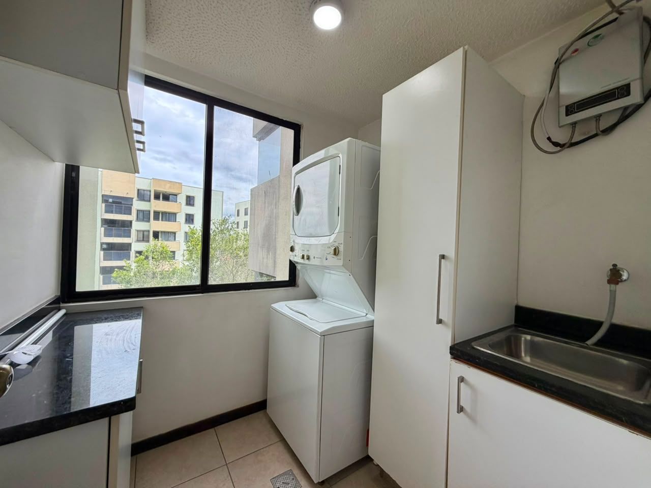 Apartamento completamente remodelado y amoblado - Foto 8