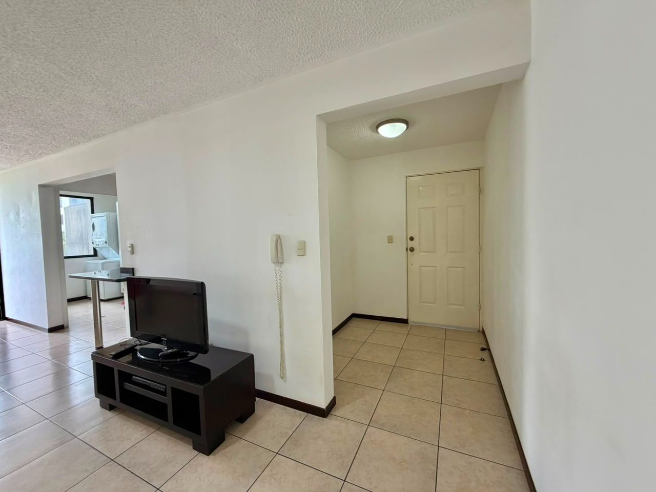 Apartamento completamente remodelado y amoblado - Foto 5