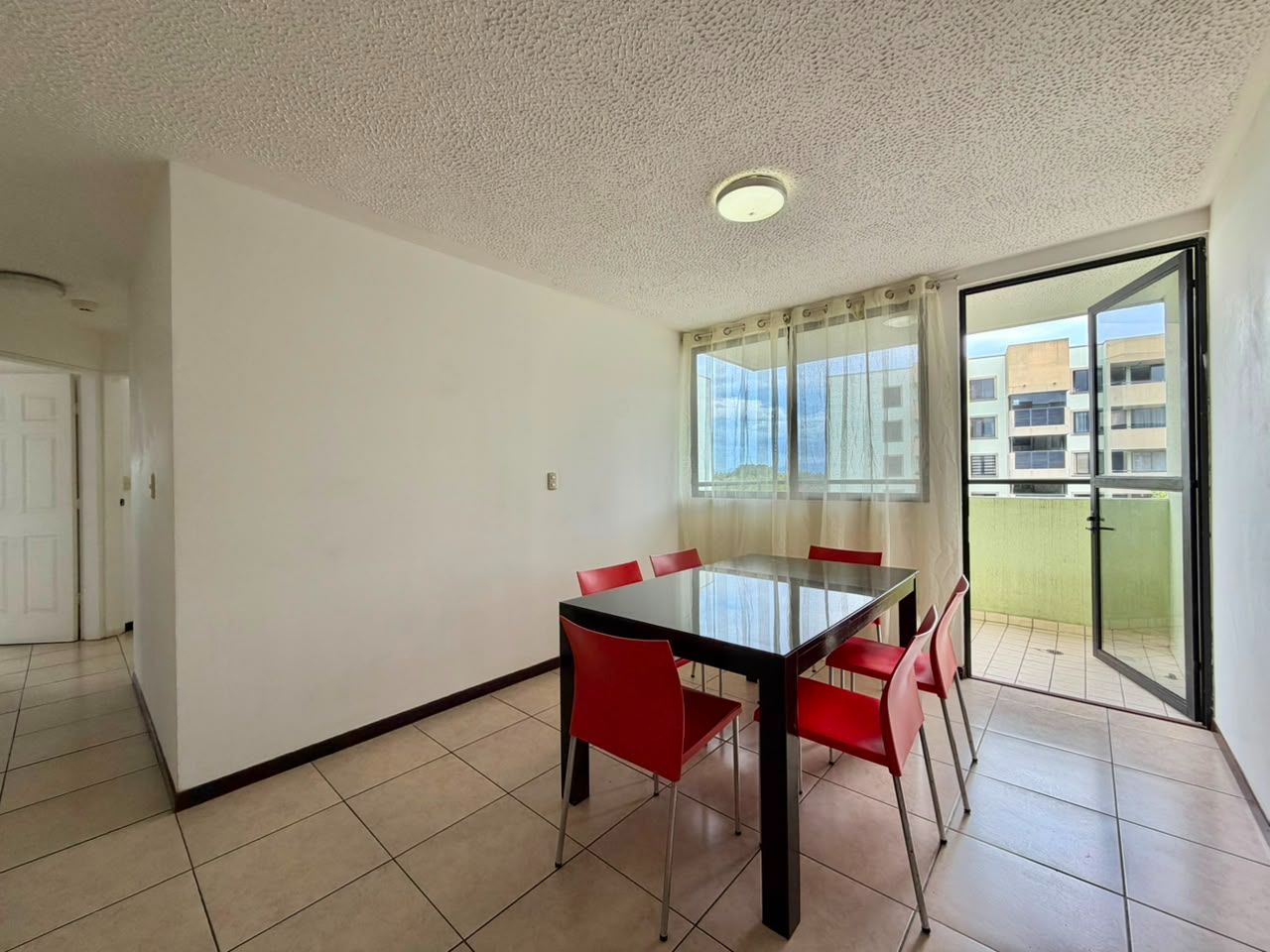 Apartamento completamente remodelado y amoblado - Foto 3