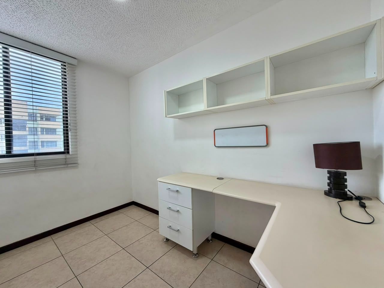 Apartamento completamente remodelado y amoblado - Foto 12