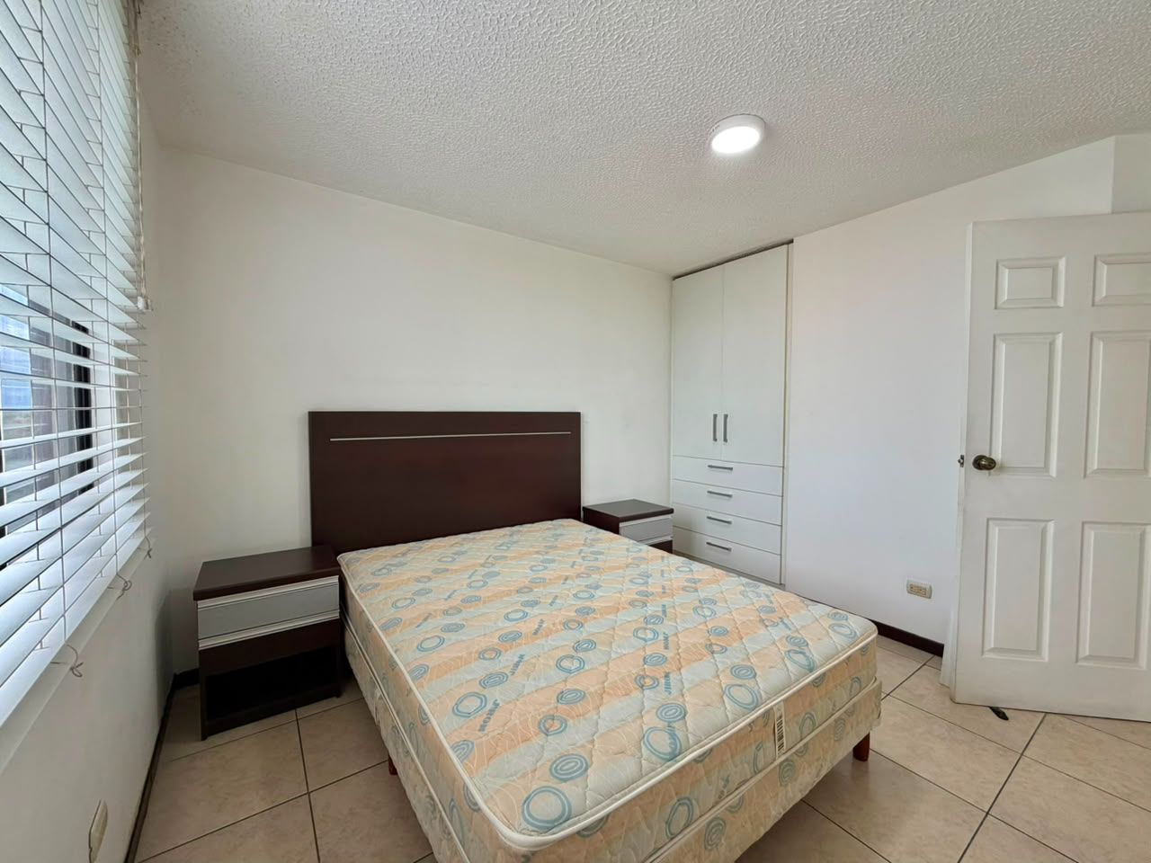 Apartamento completamente remodelado y amoblado - Foto 10