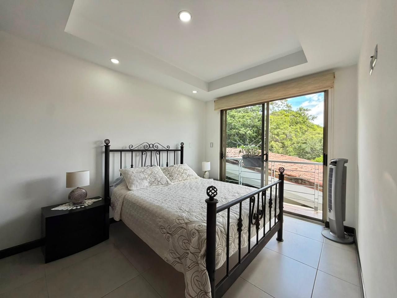 Casa moderna con muebles en alquiler en Santa Ana - Foto 12