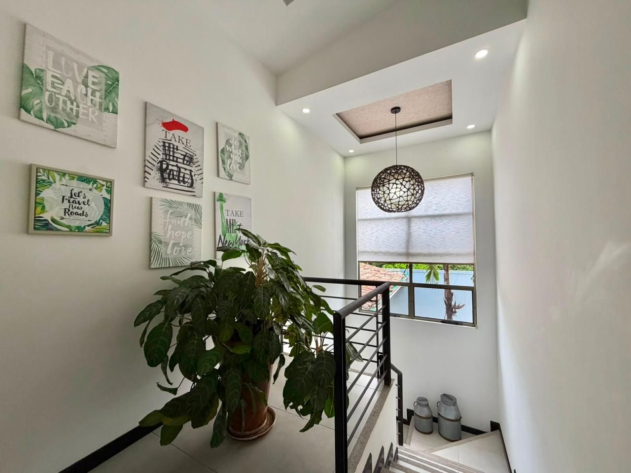 Casa moderna con muebles en alquiler en Santa Ana - Foto 18