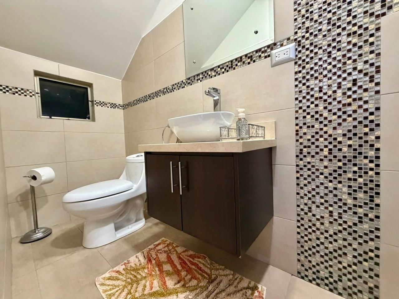 Casa moderna con muebles en alquiler en Santa Ana - Foto 19